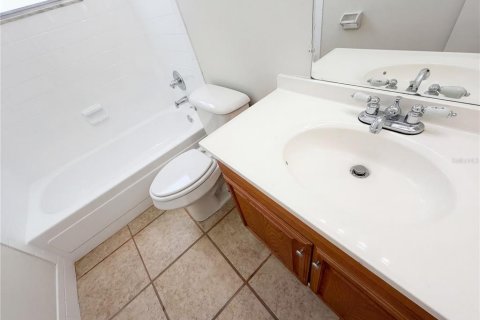 House in Brandon, Florida 3 bedrooms, 105.54 sq.m. № 2116116 - photo 16