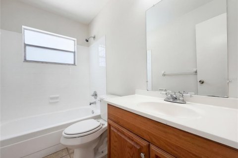 House in Brandon, Florida 3 bedrooms, 105.54 sq.m. № 2116116 - photo 17