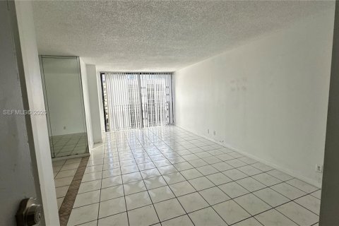 Copropriété à louer à Sunny Isles Beach, Floride: 1 chambre, 71.26 m2 № 1998301 - photo 6