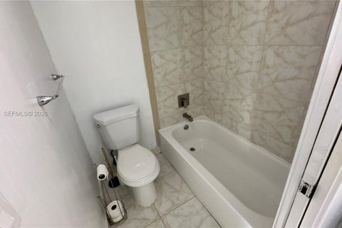 Copropriété à louer à Sunny Isles Beach, Floride: 1 chambre, 71.26 m2 № 1998301 - photo 26