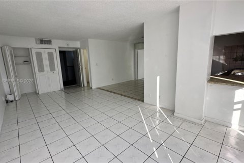 Copropriété à louer à Sunny Isles Beach, Floride: 1 chambre, 71.26 m2 № 1998301 - photo 11