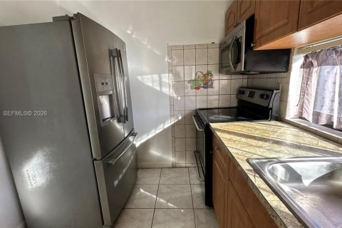 Copropriété à louer à Sunny Isles Beach, Floride: 1 chambre, 71.26 m2 № 1998301 - photo 17