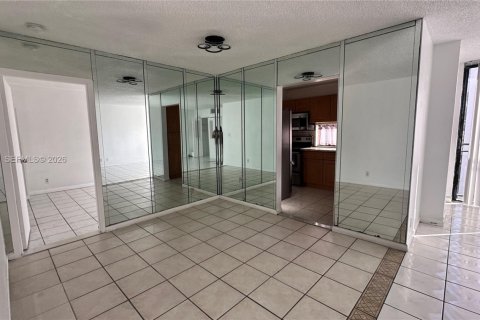 Copropriété à louer à Sunny Isles Beach, Floride: 1 chambre, 71.26 m2 № 1998301 - photo 13