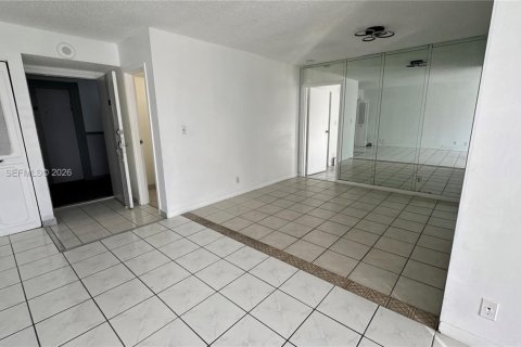 Copropriété à louer à Sunny Isles Beach, Floride: 1 chambre, 71.26 m2 № 1998301 - photo 12