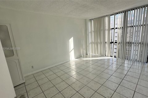 Copropriété à louer à Sunny Isles Beach, Floride: 1 chambre, 71.26 m2 № 1998301 - photo 20