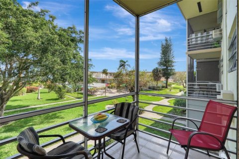 Condo in Miami, Florida, 1 bedroom  № 2170290 - photo 24