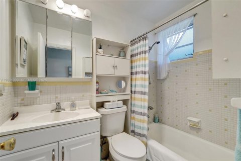 Condo in Miami, Florida, 1 bedroom  № 2170290 - photo 20