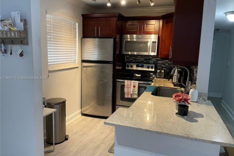 Condominio en venta en Miami, Florida, 2 dormitorios, 83.7 m2 № 1956514 - foto 1