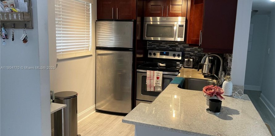 Condominio en Miami, Florida, 2 dormitorios  № 1956514