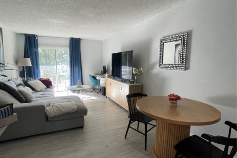 Condominio en venta en Miami, Florida, 2 dormitorios, 83.7 m2 № 1956514 - foto 4