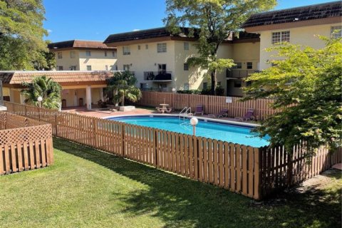 Copropriété à vendre à Miami, Floride: 2 chambres, 83.7 m2 № 1956514 - photo 19