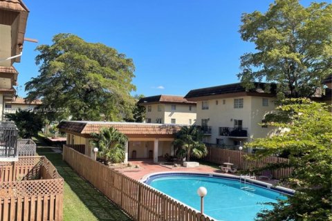 Copropriété à vendre à Miami, Floride: 2 chambres, 83.7 m2 № 1956514 - photo 18