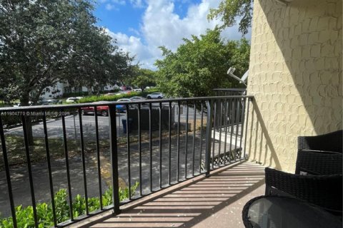 Copropriété à vendre à Miami, Floride: 2 chambres, 83.7 m2 № 1956514 - photo 16