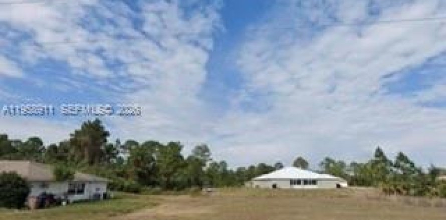 Terreno en Lehigh Acres, Florida № 2080584
