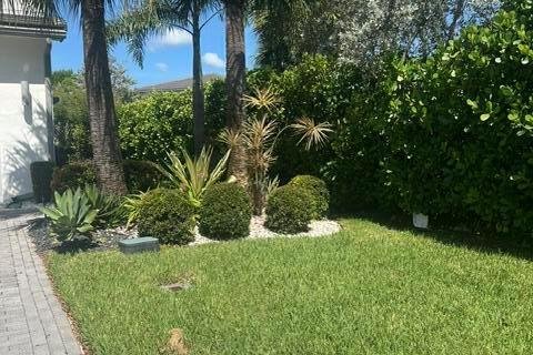 Townhouse in Lake Worth, Florida 3 bedrooms, 194.72 sq.m. № 2382541 - photo 2