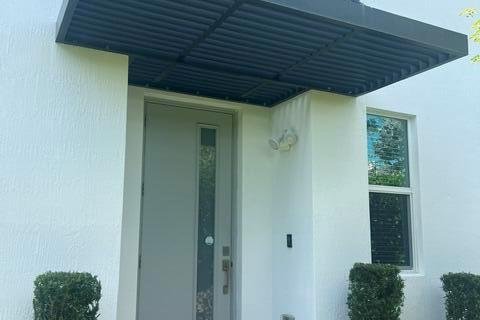 Townhouse in Lake Worth, Florida 3 bedrooms, 194.72 sq.m. № 2382541 - photo 4