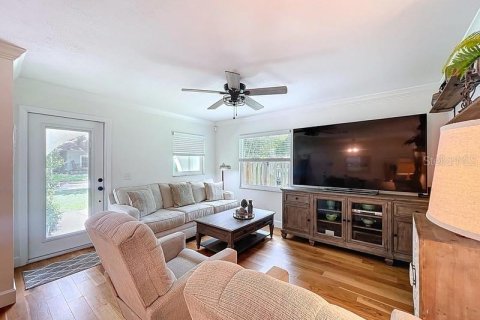 House in Tampa, Florida 3 bedrooms, 125.88 sq.m. № 1821101 - photo 10