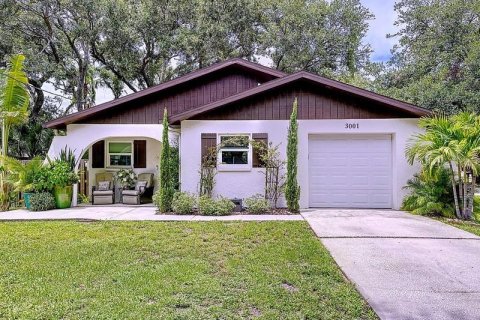 House in Tampa, Florida 3 bedrooms, 125.88 sq.m. № 1821101 - photo 1
