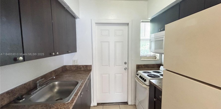 Apartment in Miami, Florida 1 bedroom, 52.03 sq.m. № 1849038
