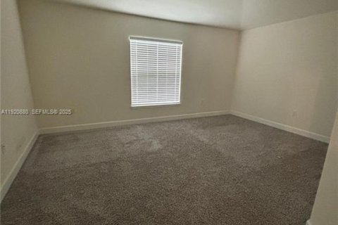 Купить виллу или дом в Лихай-Эйкерс, Флорида 4 спальни, № 1991617 - фото 14