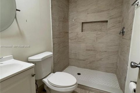 Купить виллу или дом в Лихай-Эйкерс, Флорида 4 спальни, № 1991617 - фото 17