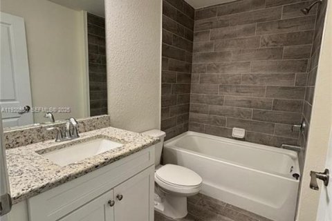 Купить виллу или дом в Лихай-Эйкерс, Флорида 4 спальни, № 1991617 - фото 15