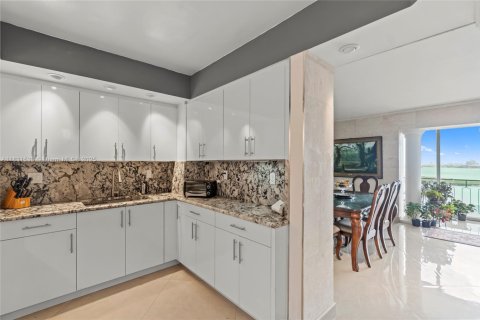 Купить кондоминиум в Майами, Флорида 3 спальни, 168.34м2, № 1808965 - фото 19