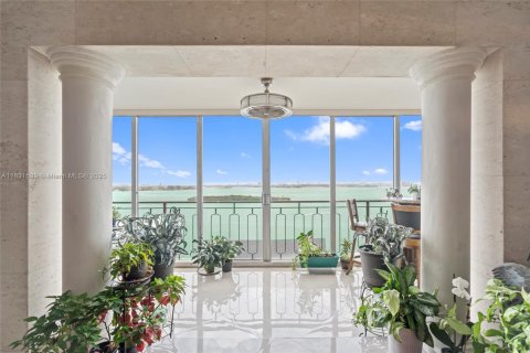 Купить кондоминиум в Майами, Флорида 3 спальни, 168.34м2, № 1808965 - фото 1