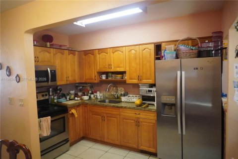 Купить коммерческую недвижимость в Майами, Флорида 196.21м2, № 2045391 - фото 17