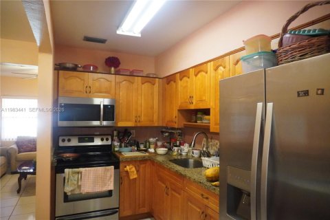 Купить коммерческую недвижимость в Майами, Флорида 196.21м2, № 2045391 - фото 16