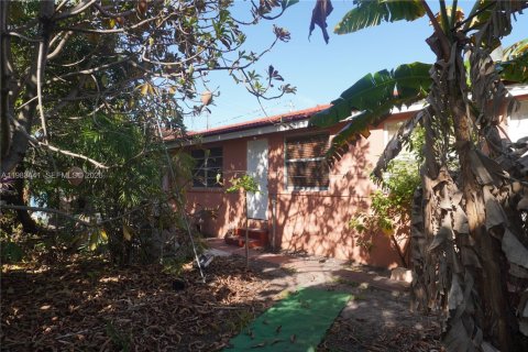 Купить коммерческую недвижимость в Майами, Флорида 196.21м2, № 2045391 - фото 30