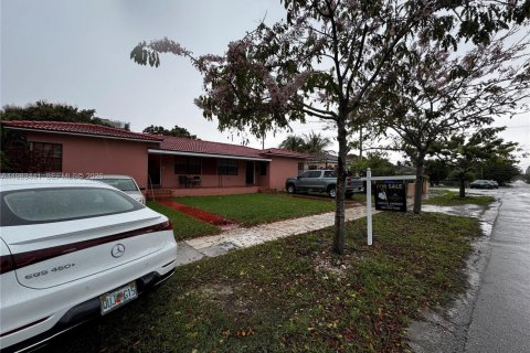 Купить коммерческую недвижимость в Майами, Флорида 196.21м2, № 2045391 - фото 3