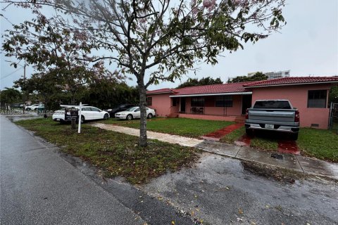 Коммерческая недвижимость в Майами, Флорида 196.21м2 № 2045391