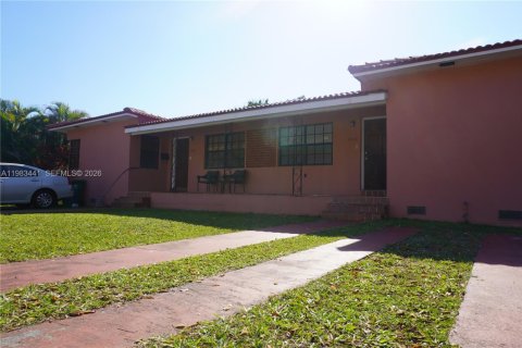 Купить коммерческую недвижимость в Майами, Флорида 196.21м2, № 2045391 - фото 9