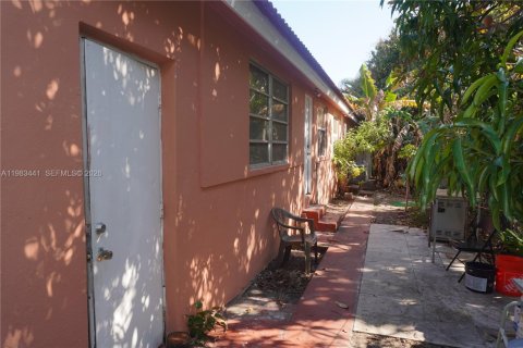 Купить коммерческую недвижимость в Майами, Флорида 196.21м2, № 2045391 - фото 24