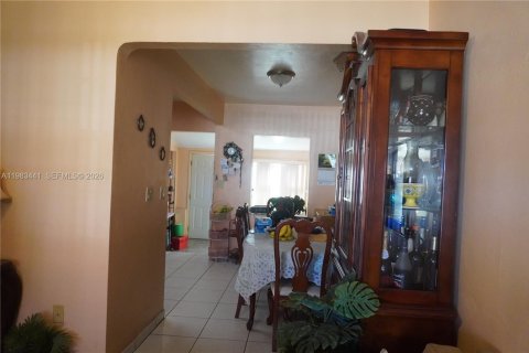 Купить коммерческую недвижимость в Майами, Флорида 196.21м2, № 2045391 - фото 14