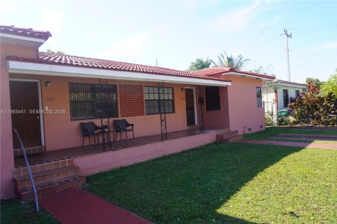 Купить коммерческую недвижимость в Майами, Флорида 196.21м2, № 2045391 - фото 6