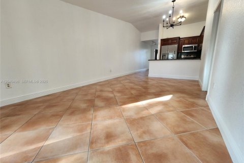 Townhouse in Miami, Florida 3 bedrooms, 106.28 sq.m. № 2087189 - photo 5