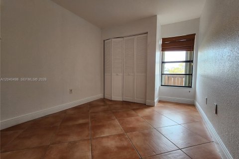 Townhouse in Miami, Florida 3 bedrooms, 106.28 sq.m. № 2087189 - photo 8