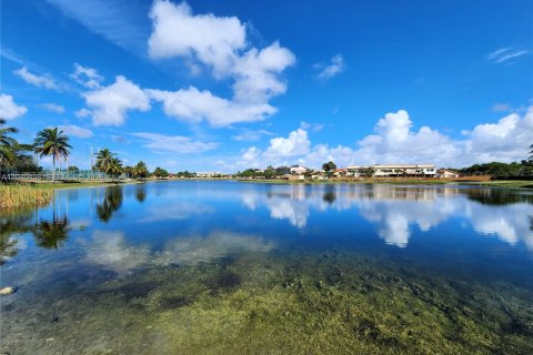 Townhouse in Miami, Florida 3 bedrooms, 106.28 sq.m. № 2087189 - photo 23