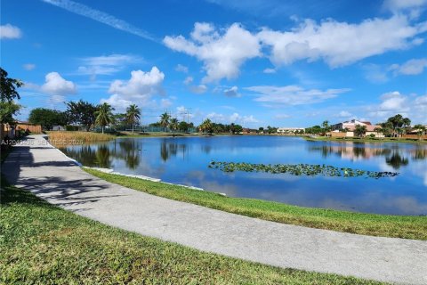 Townhouse in Miami, Florida 3 bedrooms, 106.28 sq.m. № 2087189 - photo 14