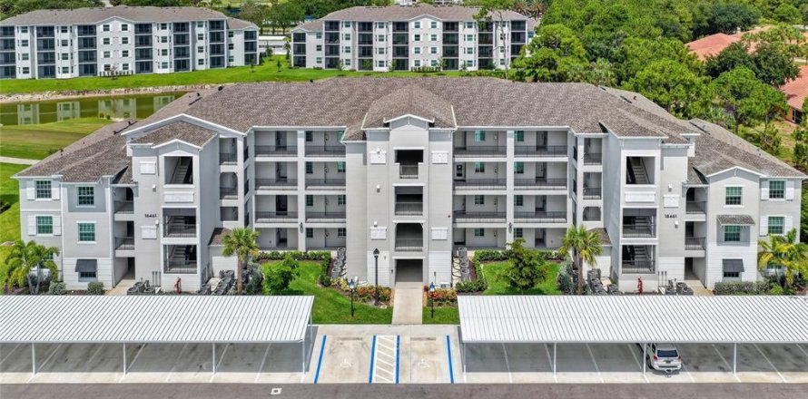 Condominio en Lehigh Acres, Florida, 2 dormitorios  № 2150867