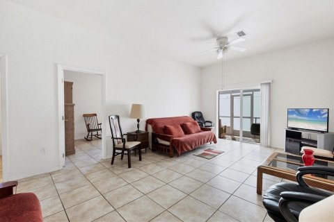 Casa en alquiler en North Port, Florida, 2 dormitorios, 213.49 m2 № 1902643 - foto 11