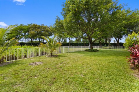 House in Pembroke Pines, Florida 3 bedrooms, 204.38 sq.m. № 2088392 - photo 22