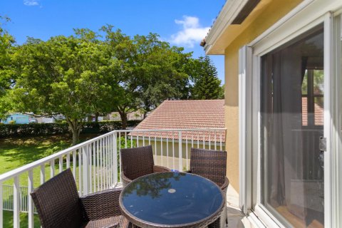 House in Pembroke Pines, Florida 3 bedrooms, 204.38 sq.m. № 2088392 - photo 5