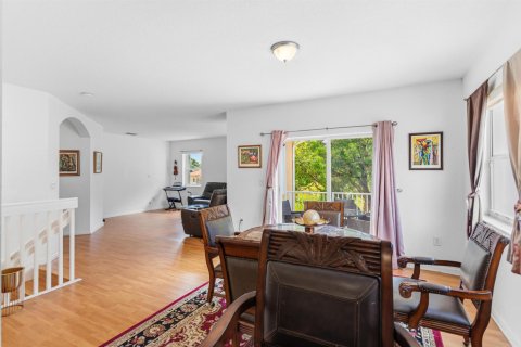 House in Pembroke Pines, Florida 3 bedrooms, 204.38 sq.m. № 2088392 - photo 10