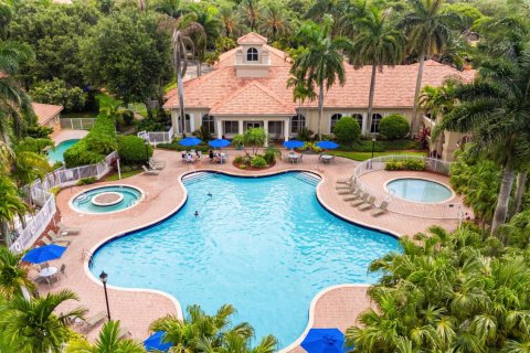 House in Pembroke Pines, Florida 3 bedrooms, 204.38 sq.m. № 2088392 - photo 29