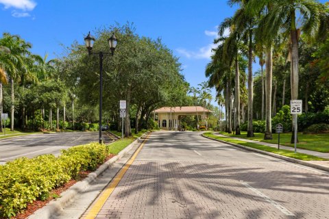 House in Pembroke Pines, Florida 3 bedrooms, 204.38 sq.m. № 2088392 - photo 16