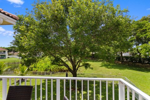 House in Pembroke Pines, Florida 3 bedrooms, 204.38 sq.m. № 2088392 - photo 13