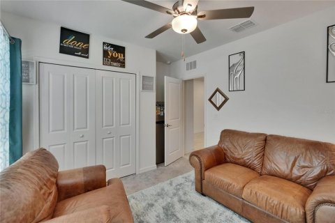 House in Zephyrhills, Florida 6 bedrooms, 308.99 sq.m. № 1648851 - photo 8